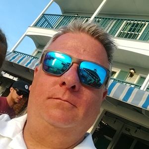 Meet your Posher, Chris